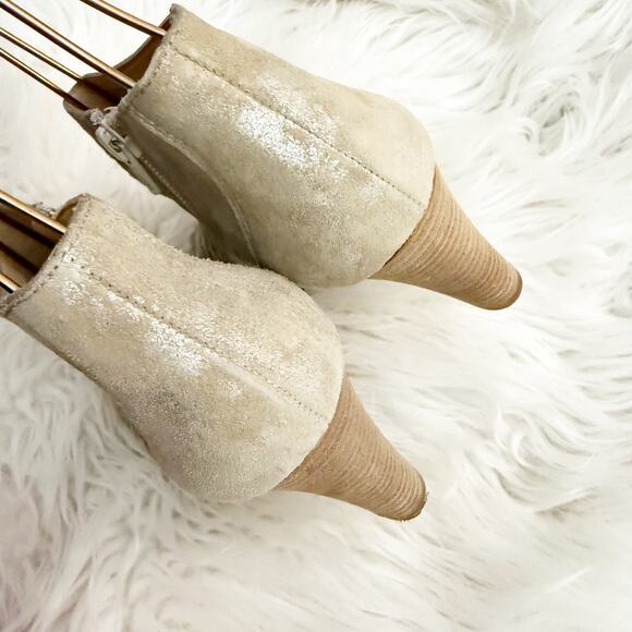 PAUL GREEN | Tacey Metallic Perforated Leather
Peep Toe Ankle Booties | 6 (3.5) - Picture 5 of 12